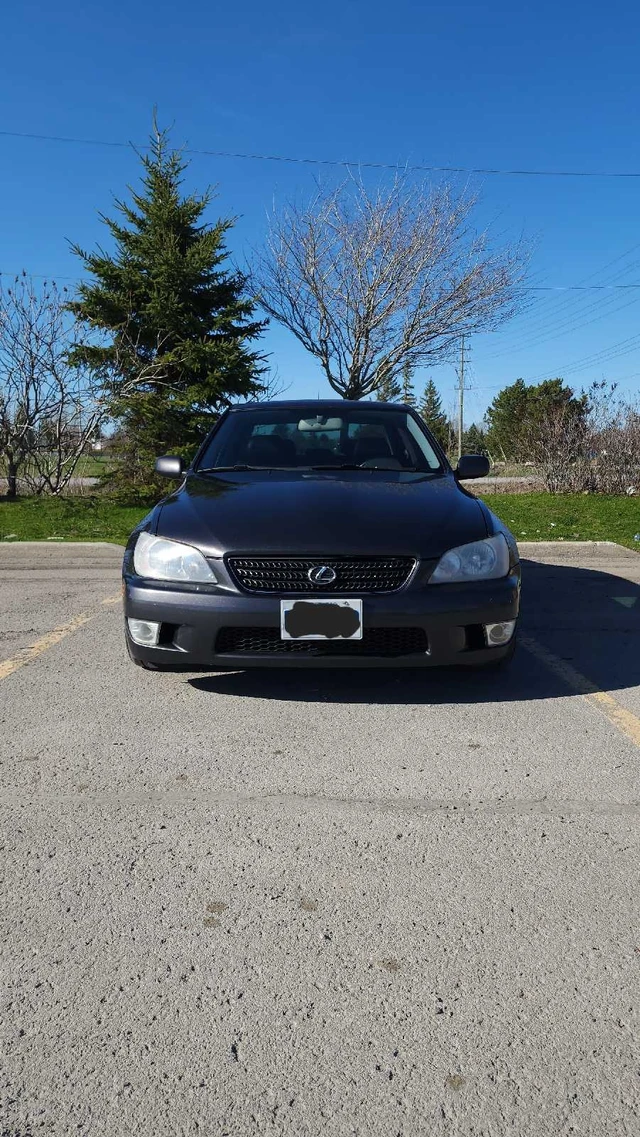 2003 Lexus Is 300, 227 004 km, dovoz Kanada — foto 1 z 5 2003 Lexus Is 300, 227 004 km, dovoz Kanada — foto 1 z 5