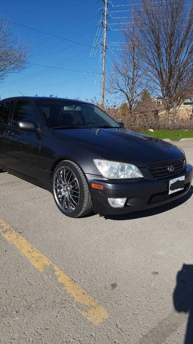 2003 Lexus Is 300, 227 004 km, dovoz Kanada — foto 2 z 5