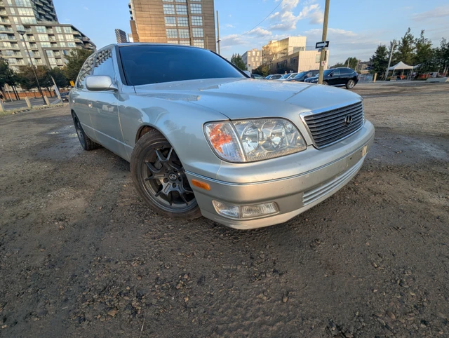 2000 Lexus LS 400 PLATINUM, strieborná, 272 000 km, dovoz Kanada — foto 5 z 5