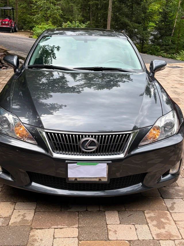 2010 Lexus Is 250, čierna, 78 000 km, dovoz Kanada — foto 1