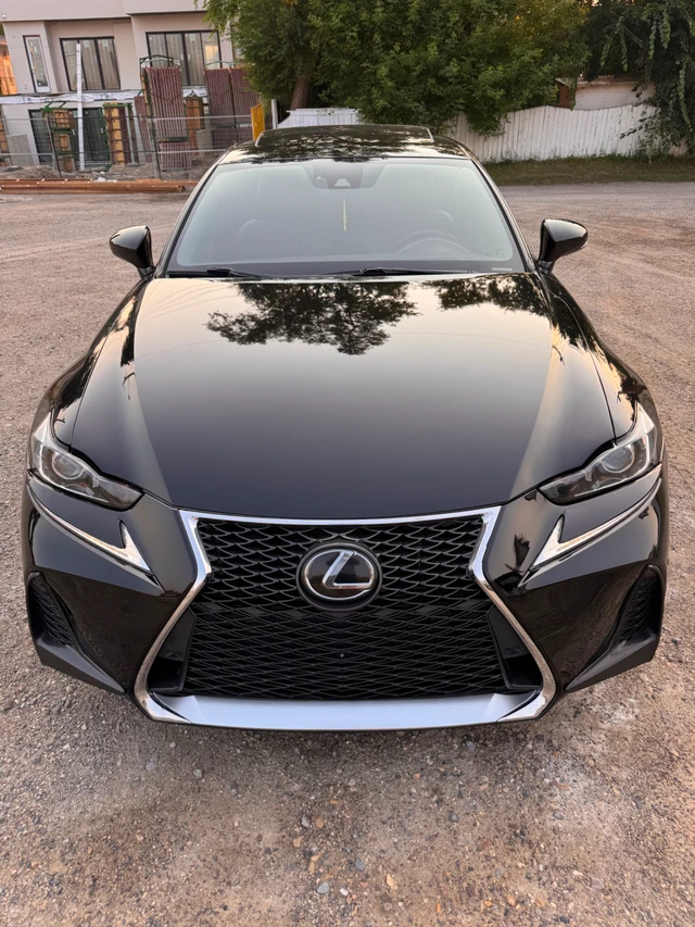 2018 Lexus IS 300, čierna, 143 000 km, dovoz Kanada — foto 5 z 5