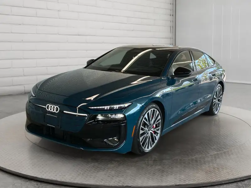 2025 Audi S6 e-tron Technik, modrá, 15 996 km, dovoz Kanada — foto 1