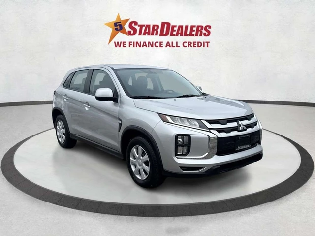 2024 Mitsubishi Rvr ES AWD HEATED SEATS LOADED WE FINANCE ALL CREDIT, strieborná, 72 759 km, dovoz Kanada — foto 1