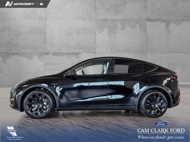 2023 Tesla Model Y Long Range, čierna, 40 015 km, dovoz Kanada — foto 3 z 20