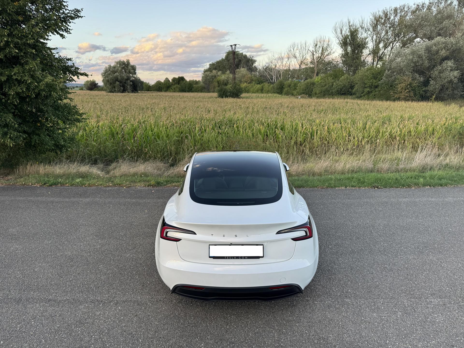 2024 Tesla Model 3, 53 570 km, Česko — foto 9 z 21