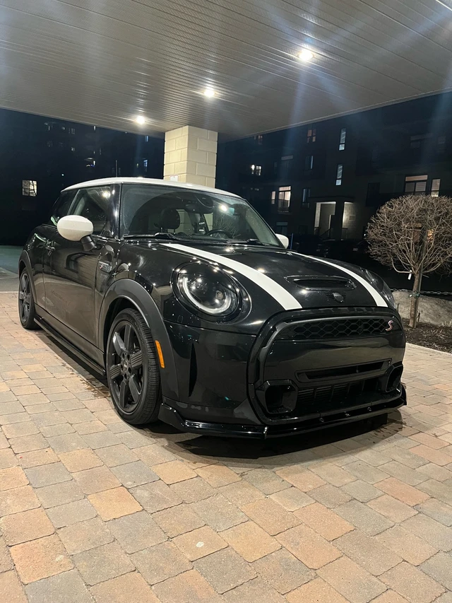 2022 Minicps, čierna, 70 000 km, dovoz Kanada — foto 5 z 5
