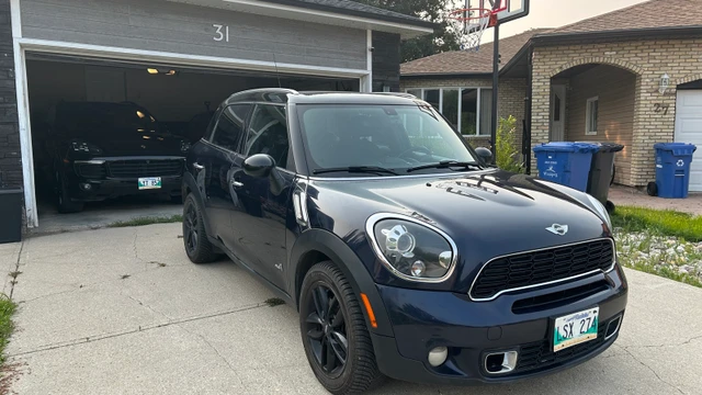 2014 MINI Cooper Countryman S, 194 663 km, dovoz Kanada — foto 3 z 5