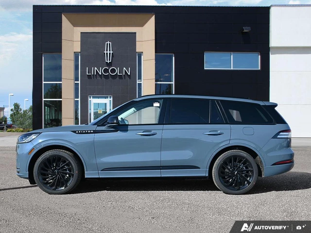 2026 Lincoln Aviator Reserve, modrá, 9 km, dovoz Kanada — foto 3 z 19