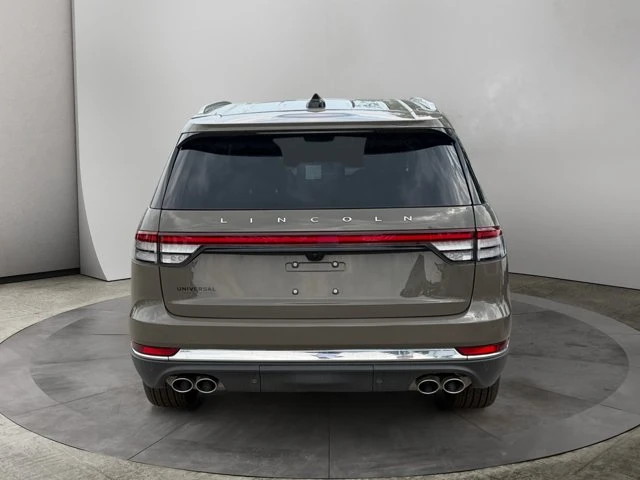 2026 Lincoln Aviator Premiere, sivá, 7 km, dovoz Kanada — foto 4 z 5