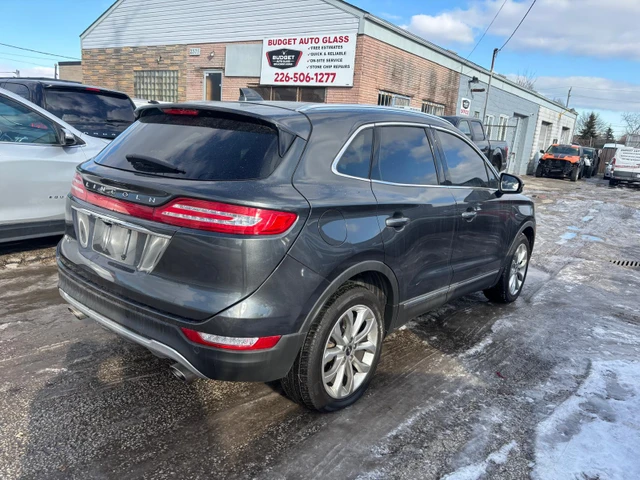 2019 Lincoln Mkc AWD, sivá, 36 500 km, dovoz Kanada — foto 1