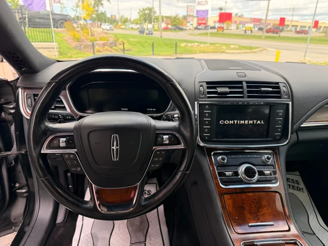 2017 Lincoln Continental Reserve, čierna, 117 132 km, dovoz Kanada — foto 5 z 5