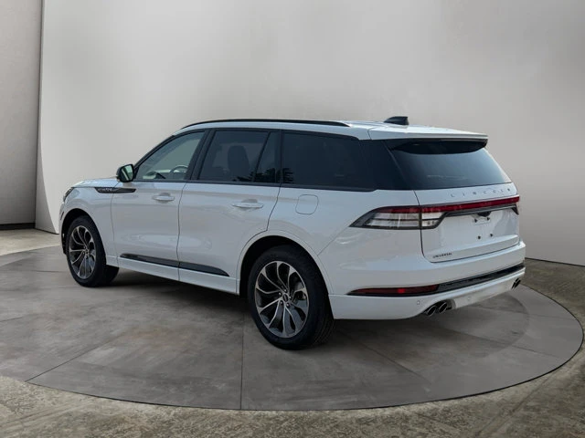2026 Lincoln Aviator Premiere, biela, 11 km, dovoz Kanada — foto 3 z 5