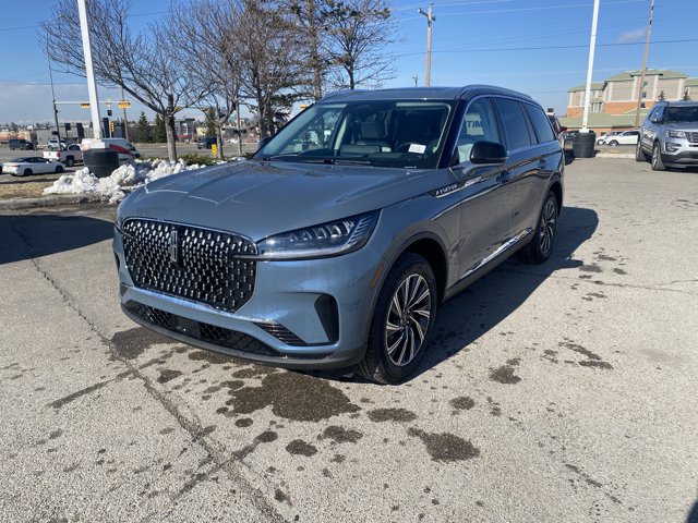 2026 Lincoln Aviator Premiere, modrá, 10 km, dovoz Kanada — foto 1