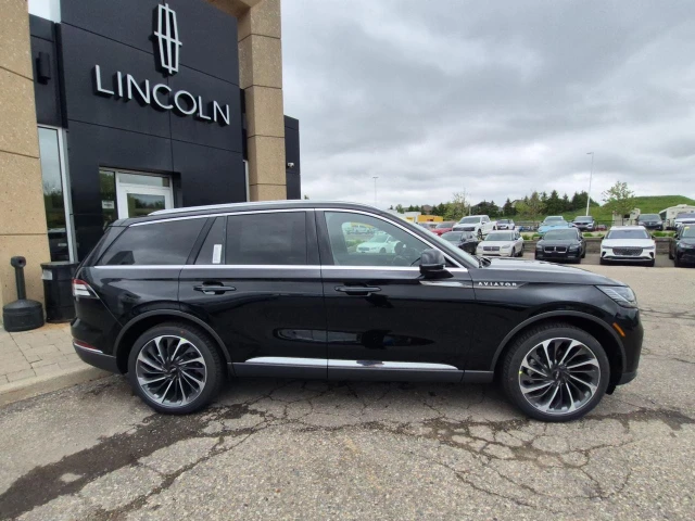 2026 Lincoln Aviator RESERVE, čierna, 12 km, dovoz Kanada — foto 2 z 5