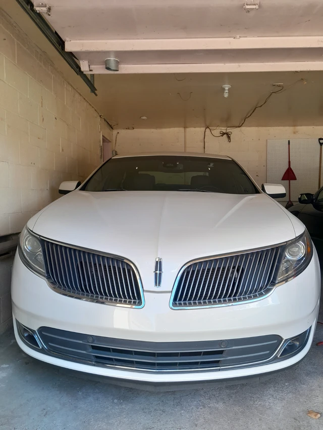2013 Lincoln Mks Limited, biela, 14 700 km, dovoz Kanada — foto 1