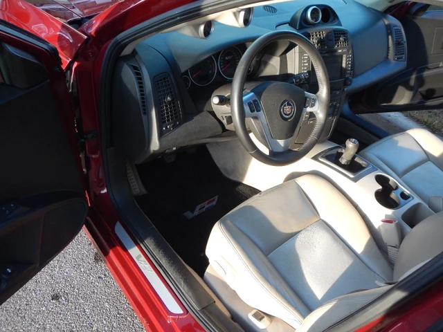 2005 Cadillac Cts-V, červená, 62 000 km, dovoz Kanada — foto 5 z 5