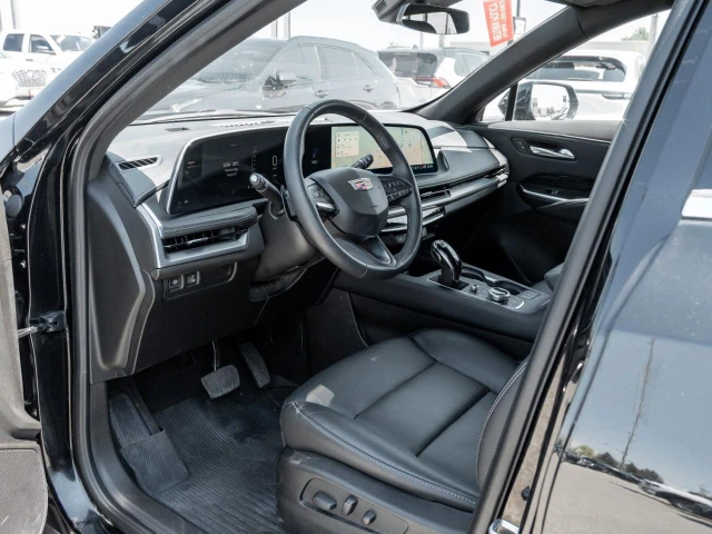 2024 Cadillac Xt4 Luxury, čierna, 17 875 km, dovoz Kanada — foto 8 z 20