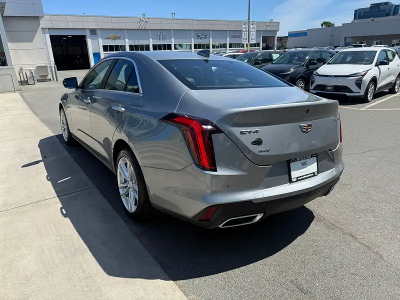 2025 Cadillac Ct4 V-Series, žltá, 30 084 km, dovoz Kanada — foto 7 z 12