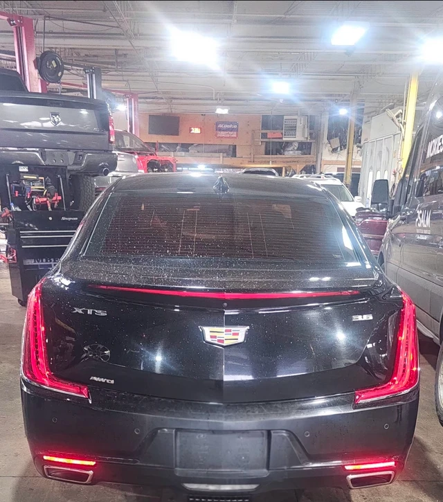 2019 Cadillac Xts, čierna, 315 000 km, dovoz Kanada — foto 2 z 5