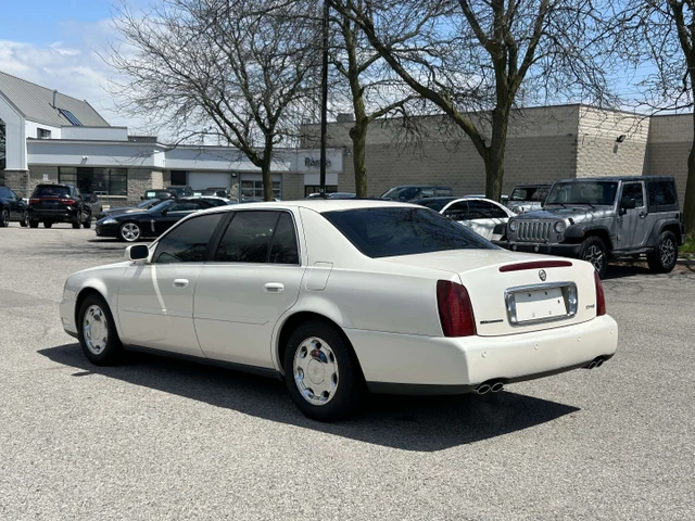 2000 Cadillac Deville DHS | Certified | A/C | Heated Seats | Leather, biela, 123 065 km, dovoz Kanada — foto 3 z 5