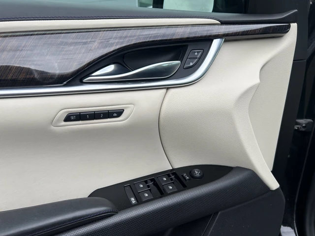 2015 Cadillac Xts Platinum, čierna, 166 955 km, dovoz Kanada — foto 5 z 20