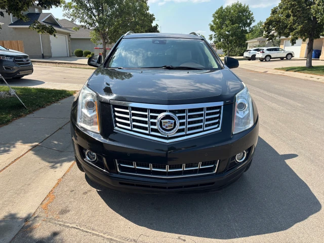 2016 Cadillac Srx Premium, 141 km, dovoz Kanada — foto 1 z 5 2016 Cadillac Srx Premium, 141 km, dovoz Kanada — foto 1 z 5