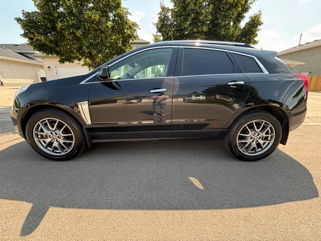 2016 Cadillac Srx Premium, 141 km, dovoz Kanada — foto 3 z 5
