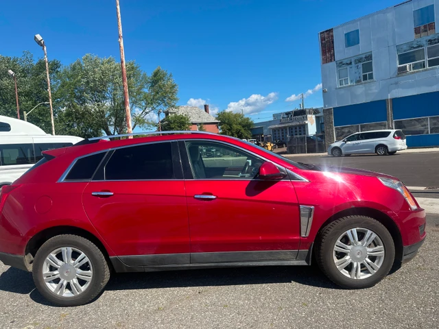 2016 Cadillac Srx, burgundy, 72 000 km, dovoz Kanada — foto 4 z 5