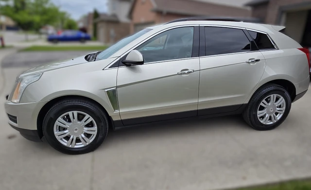 2014 Cadillac Srx Base, tan, 105 800 km, dovoz Kanada — foto 1 z 5 2014 Cadillac Srx Base, tan, 105 800 km, dovoz Kanada — foto 1 z 5