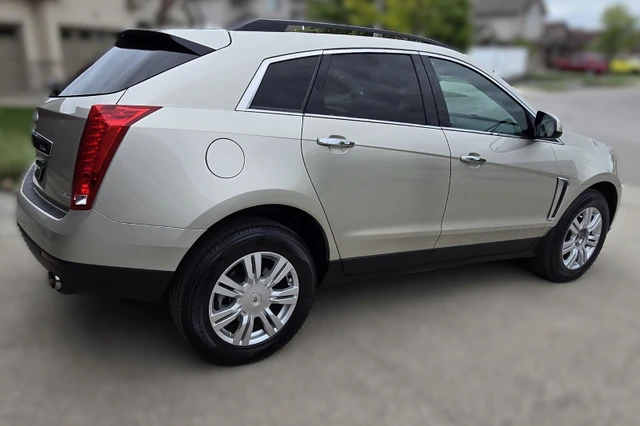 2014 Cadillac Srx Base, tan, 105 800 km, dovoz Kanada — foto 2 z 5