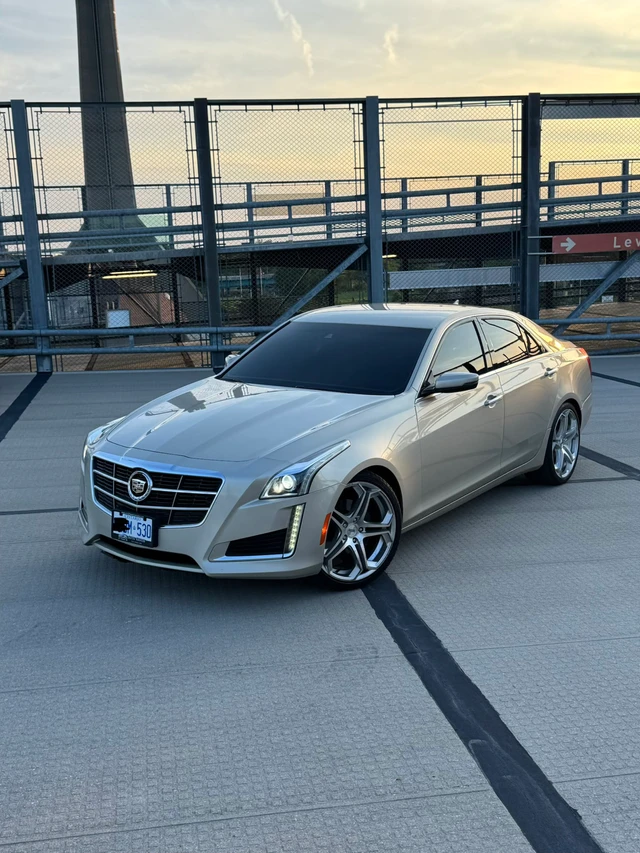 2014 Cadillac Cts Luxury, zlatá, 193 000 km, dovoz Kanada — foto 1