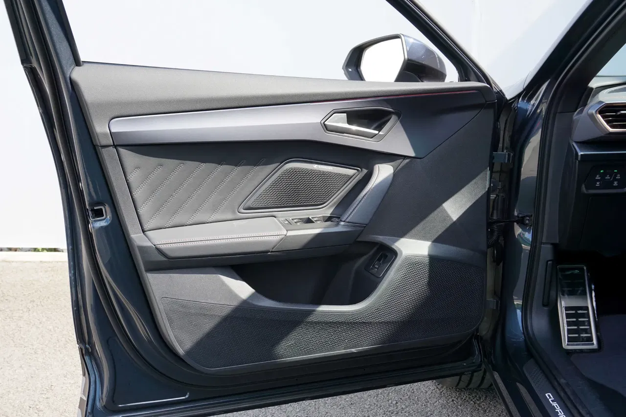2026 Cupra Formentor, 5 000 km, Rumunsko — foto 10 z 38