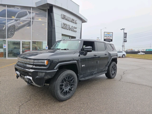2026 GMC HUMMER EV SUV 2X, čierna, 9 618 km, dovoz Kanada — foto 1 z 5 2026 GMC HUMMER EV SUV 2X, čierna, 9 618 km, dovoz Kanada — foto 1 z 5