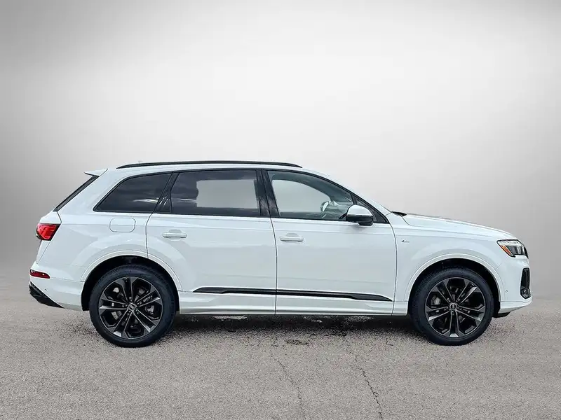 2026 Audi Q7 Progressiv, biela, 85 km, dovoz Kanada — foto 4 z 12
