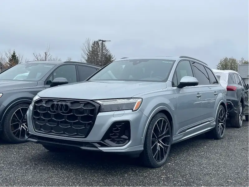 2026 Audi Q7, strieborná, 10 km, dovoz Kanada — foto 1