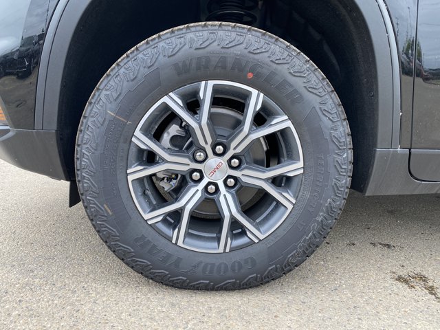 2026 GMC Acadia AT4, čierna, 3 km, dovoz Kanada — foto 12 z 20