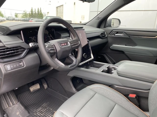 2026 GMC Acadia AT4, čierna, 3 km, dovoz Kanada — foto 14 z 20