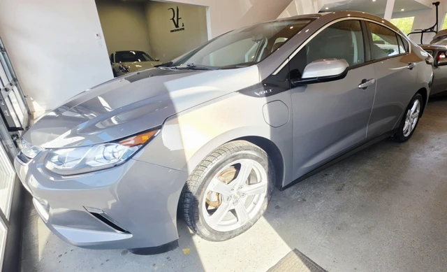 2017 Chevrolet Volt, sivá, 131 583 km, dovoz Kanada — foto 3 z 5