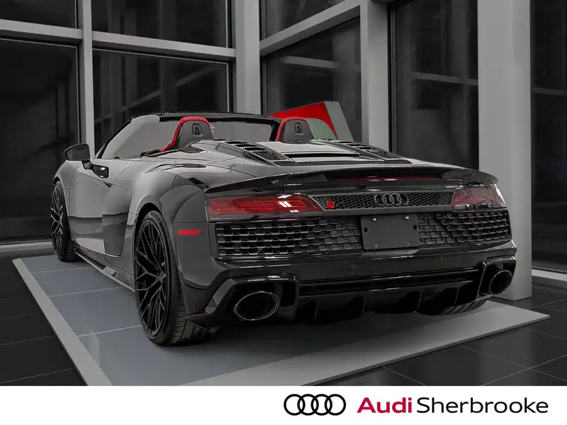 2023 Audi R8 performance, čierna, 8 700 km, dovoz Kanada — foto 3 z 12
