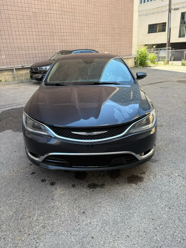 2016 Chrysler 200Series, 100 000 km, dovoz Kanada — foto 1