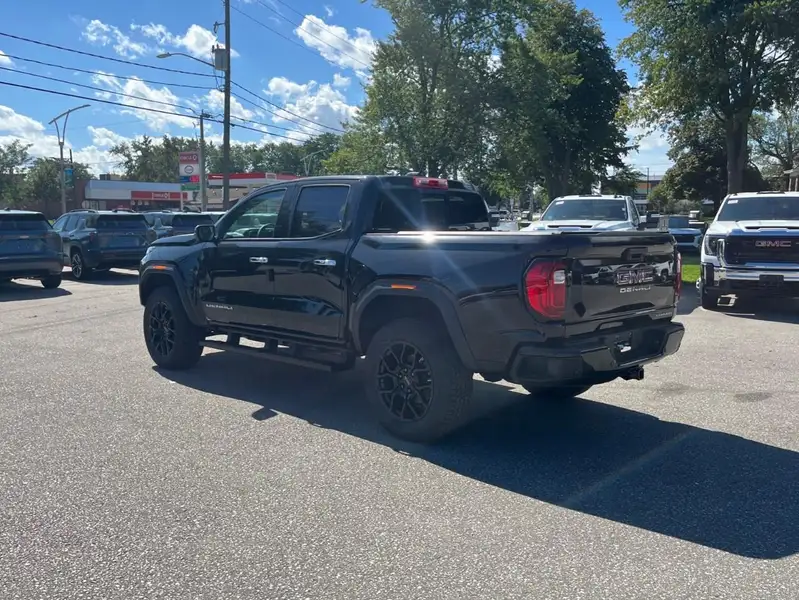 2026 GMC Canyon Denali, čierna, 0 km, dovoz Kanada — foto 7 z 12