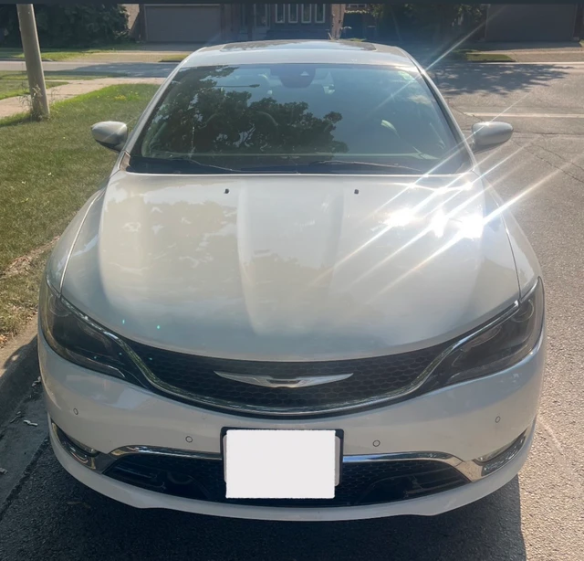 2015 Chrysler 200Series 200C, biela, 113 000 km, dovoz Kanada — foto 3 z 5