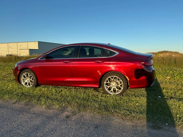 2015 Chrysler 200Series C awd, burgundy, 111 000 km, dovoz Kanada — foto 1