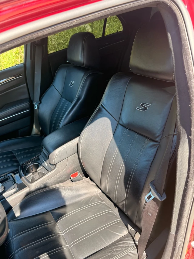 2018 Chrysler 300, 115 325 km, dovoz Kanada — foto 4 z 5
