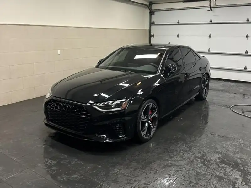 2024 Audi S4 Technik, čierna, 19 410 km, dovoz Kanada — foto 1