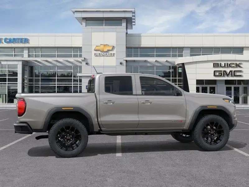 2026 GMC Canyon AT4, 0 km, dovoz Kanada — foto 5 z 12
