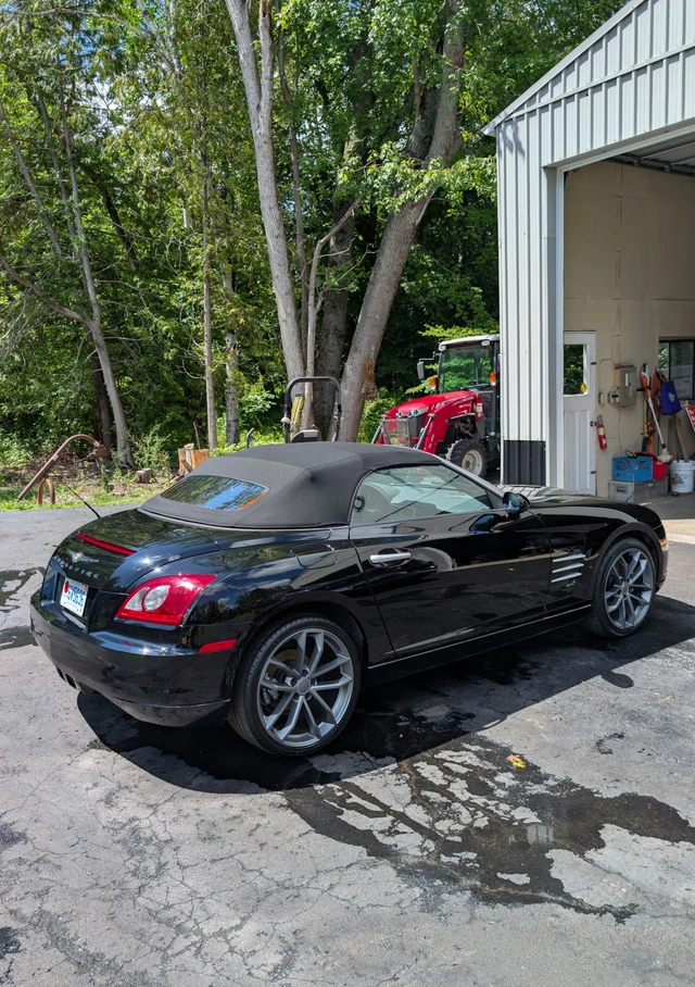 2005 Chrysler Crossfire, čierna, 56 000 km, dovoz Kanada — foto 4 z 5