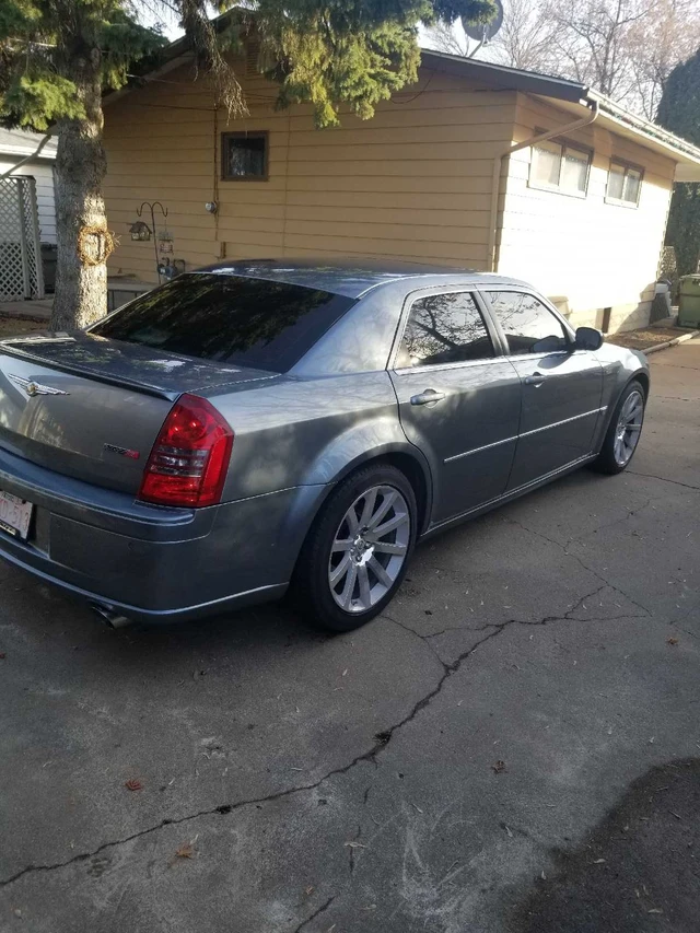 2006 Chrysler 300 300C, sivá, 220 000 km, dovoz Kanada — foto 4 z 5