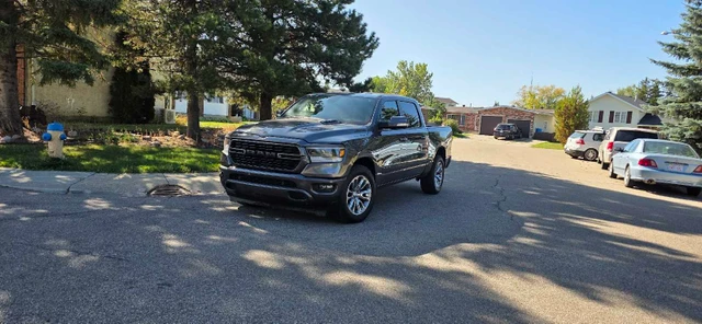 2019 Dodge Ram1500 Sport, sivá, 235 000 km, dovoz Kanada — foto 1