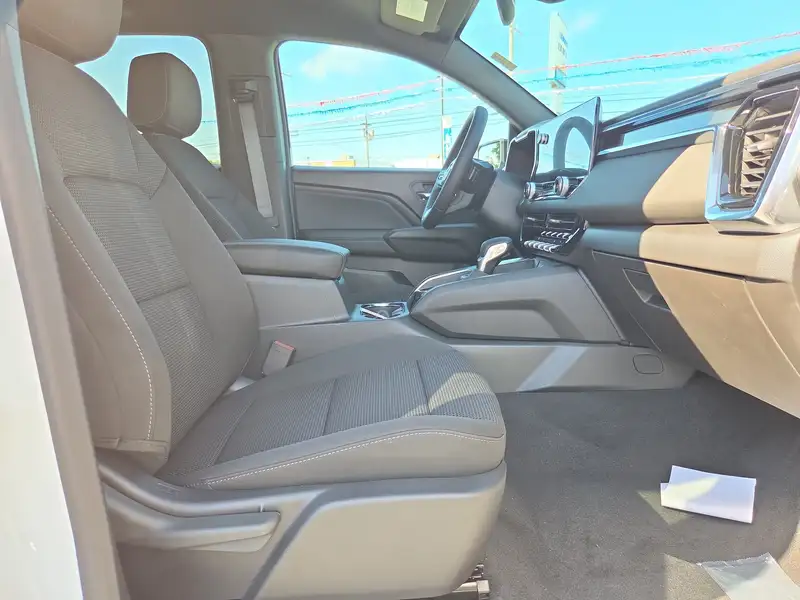 2026 GMC Canyon Elevation, biela, 0 km, dovoz Kanada — foto 9 z 12